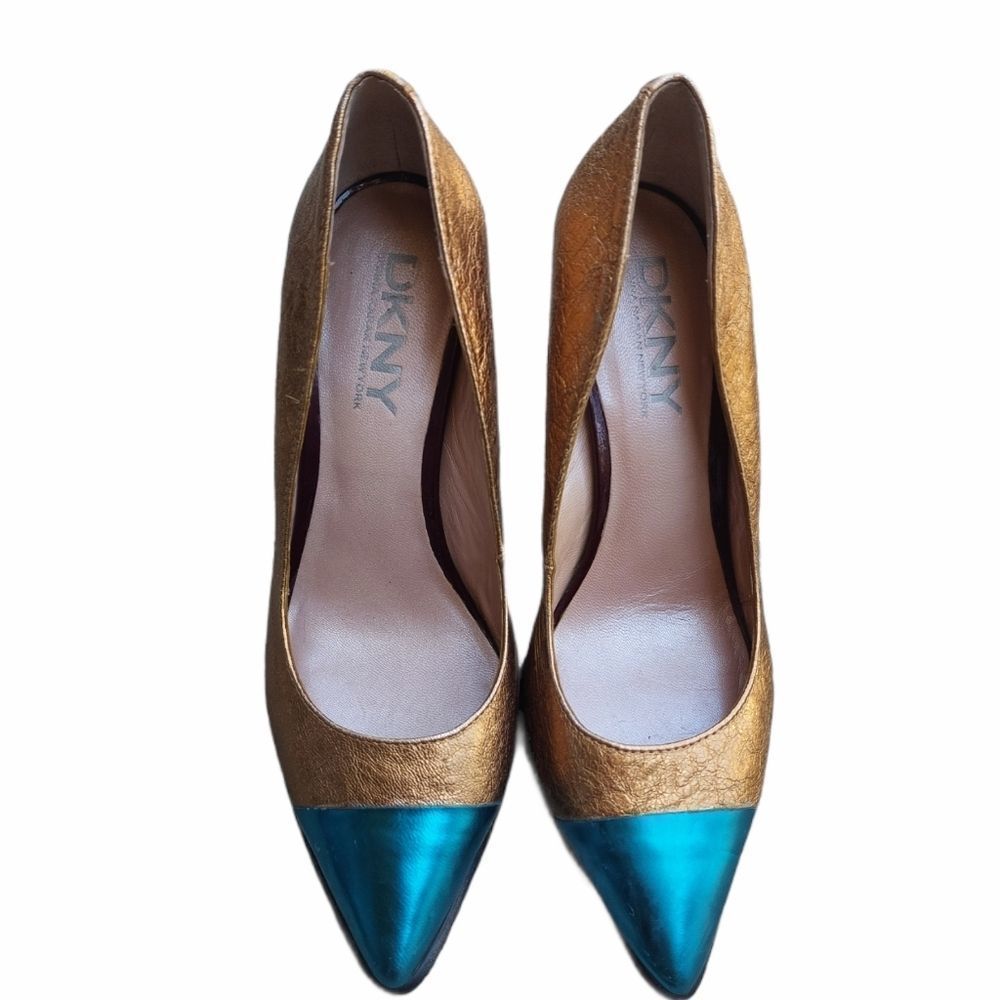 ❤️ DKNY Color Blocked Pointed Pump sz 7 Gold/blue